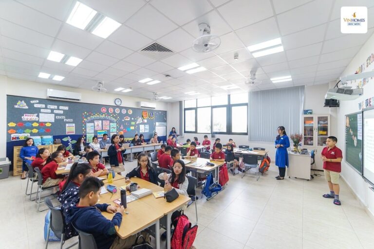 Vinschool Vinhomes Hóc Môn: Thông tin học phí và chương trình học